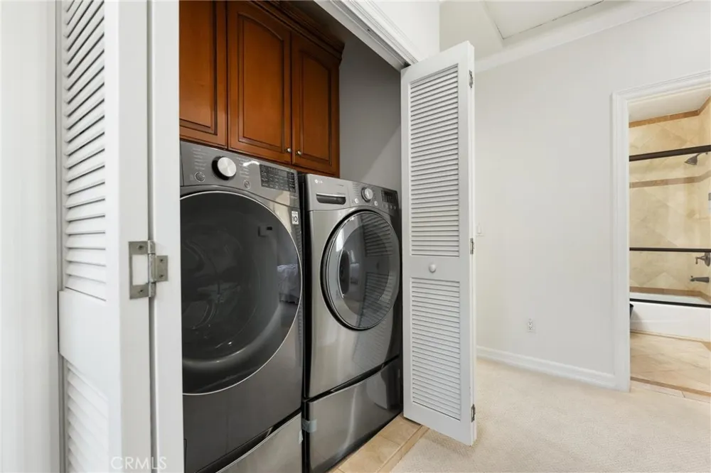 1551 Artesia Boulevard #4 Manhattan Beach, CA 90266