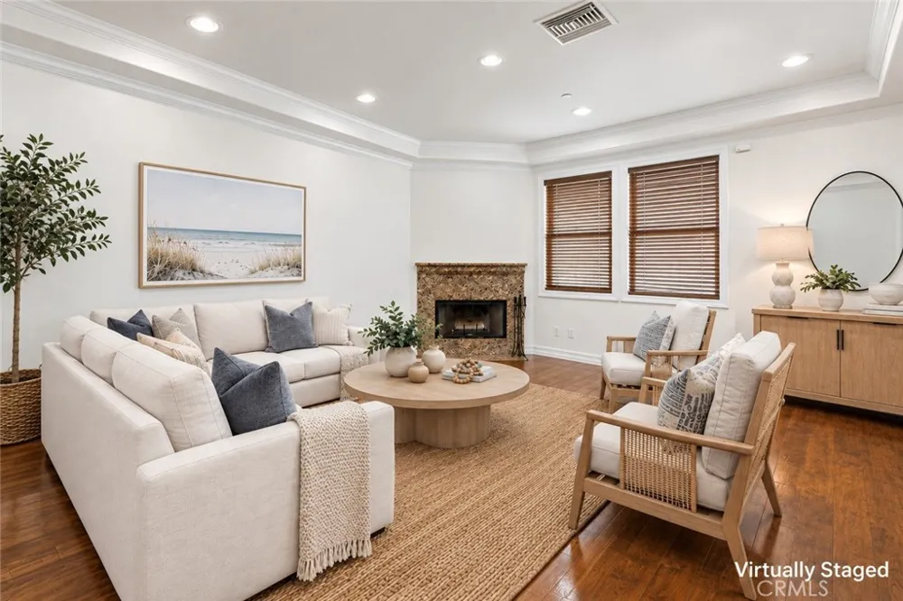 1551 Artesia Boulevard #4 Manhattan Beach, CA 90266
