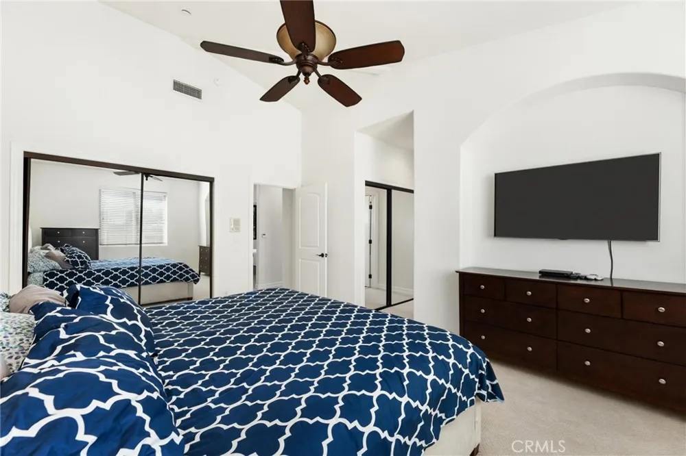 1551 Artesia Boulevard #4 Manhattan Beach, CA 90266