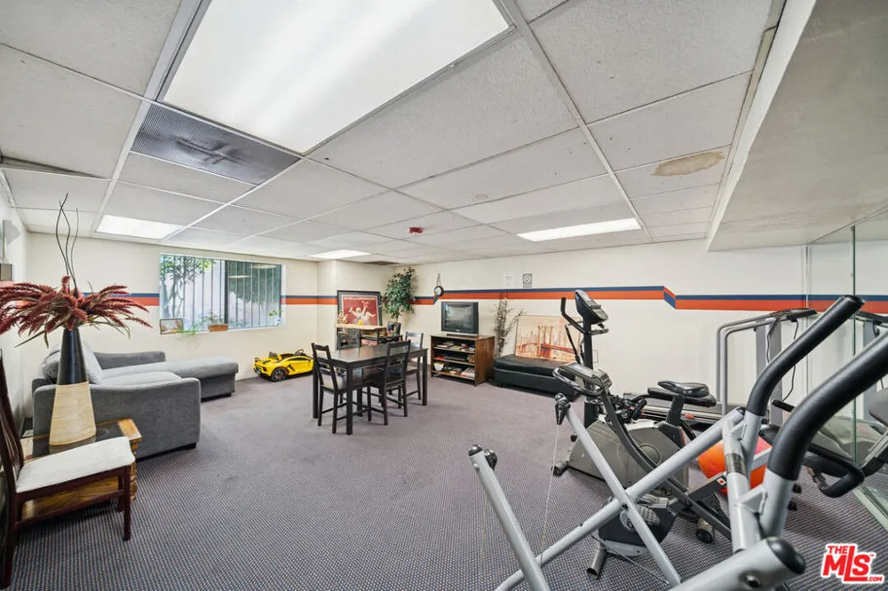 1519 Martel Avenue #201 Los Angeles, CA 90046