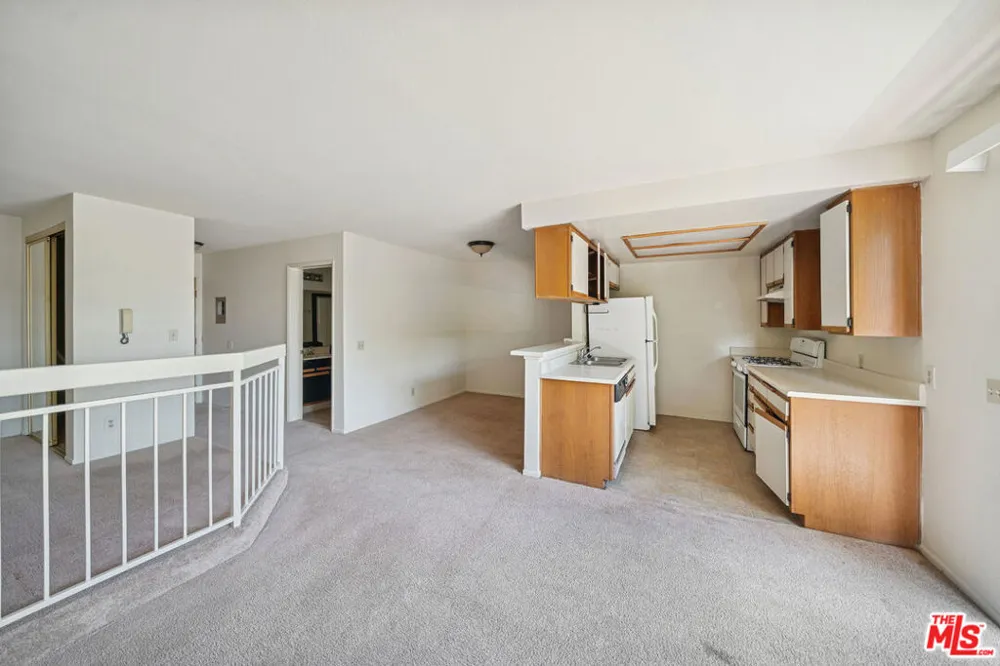 1519 Martel Avenue #201 Los Angeles, CA 90046