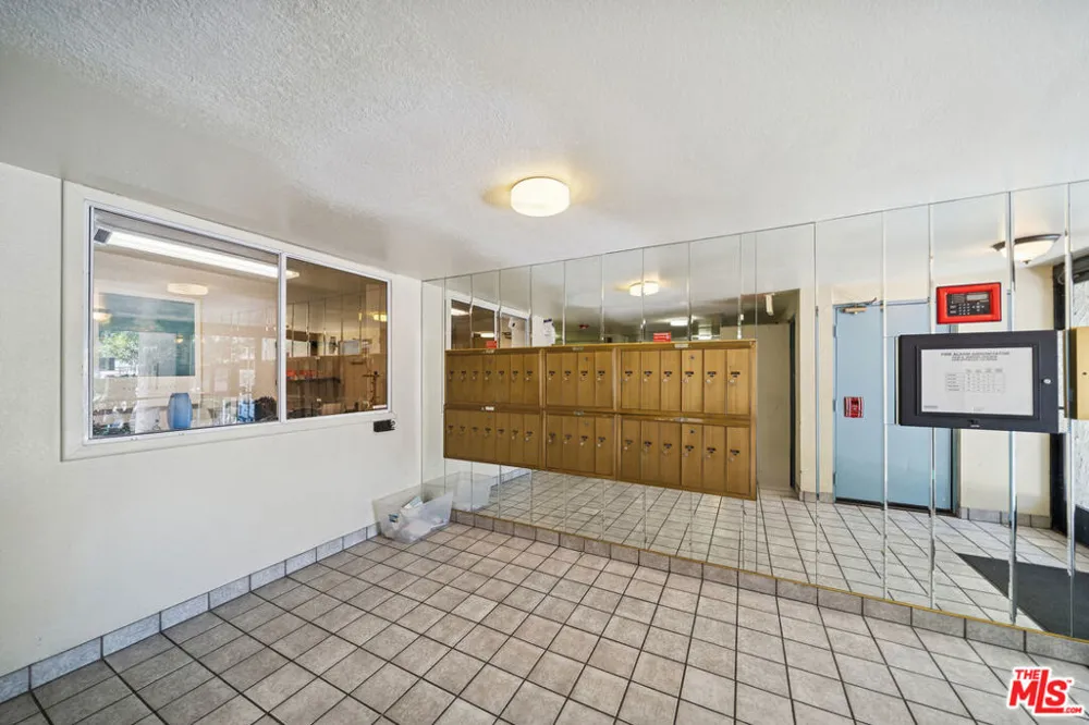1519 Martel Avenue #201 Los Angeles, CA 90046