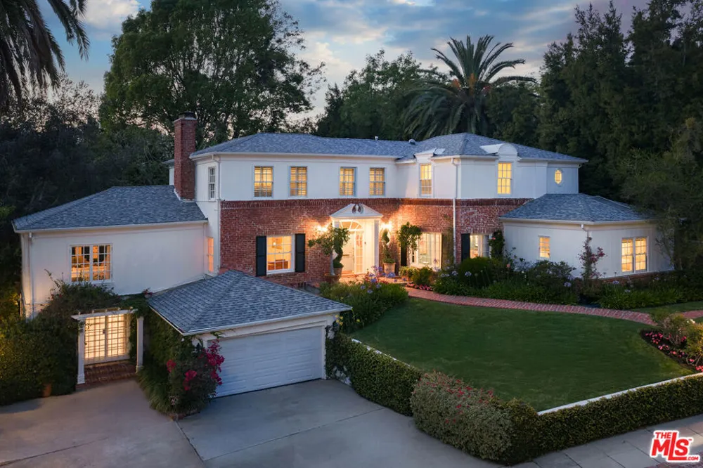 160 Bronwood Avenue Los Angeles, CA 90049