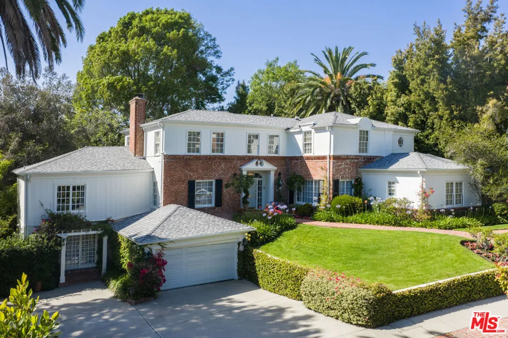 160 Bronwood Avenue Los Angeles, CA 90049