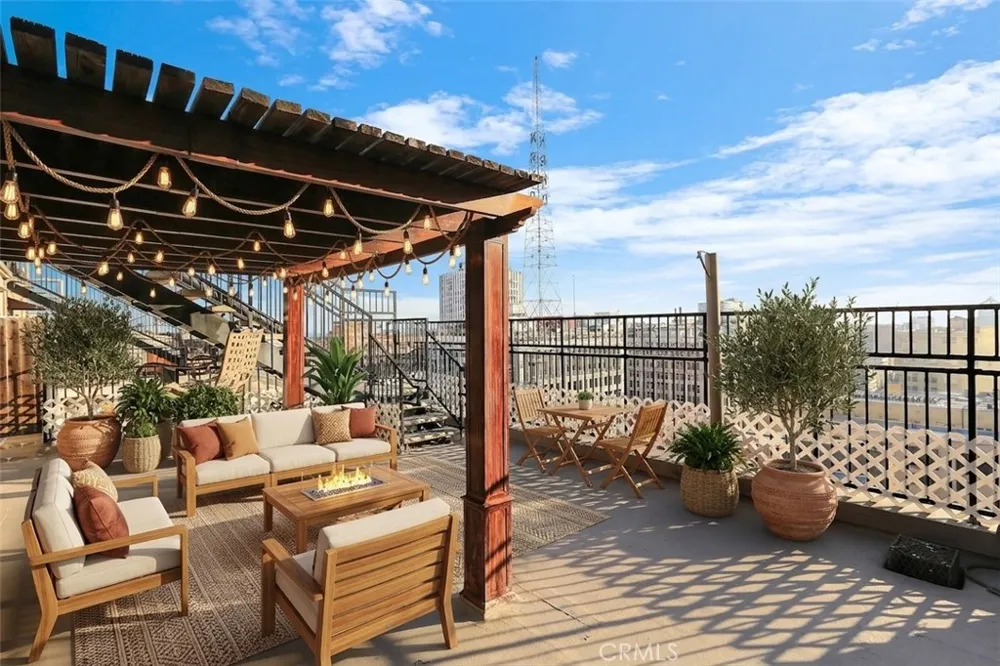 312 W 5th Street #1204 Los Angeles, CA 90013