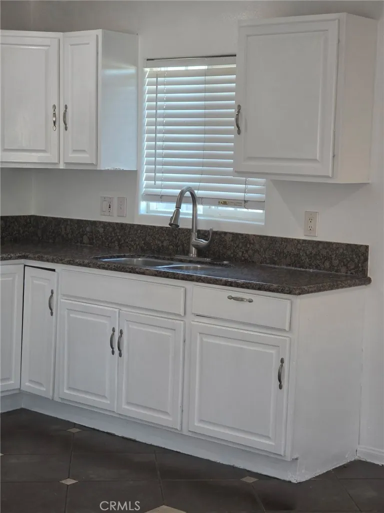 10674 Locust Ave. Bloomington, CA 92316
