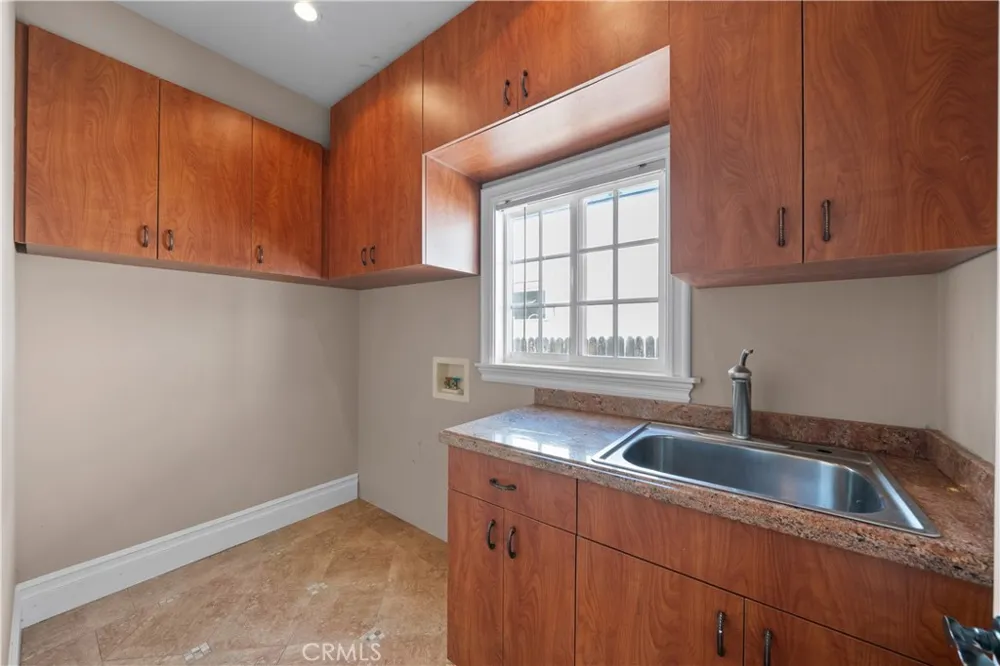 1220 Western Avenue Glendale, CA 91201