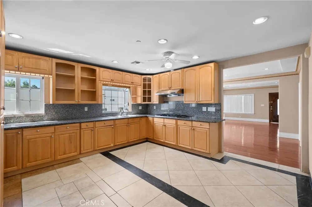 1220 Western Avenue Glendale, CA 91201