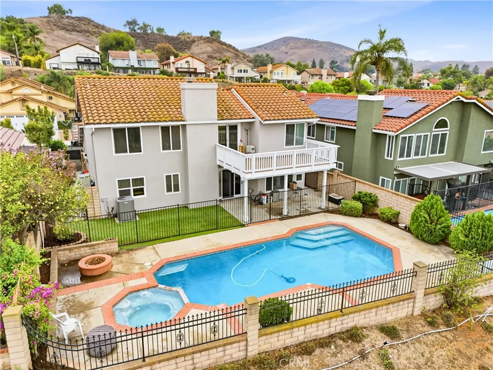 17911 Paseo Del Sol Chino Hills, CA 91709