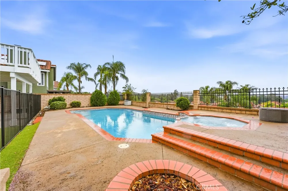 17911 Paseo Del Sol Chino Hills, CA 91709