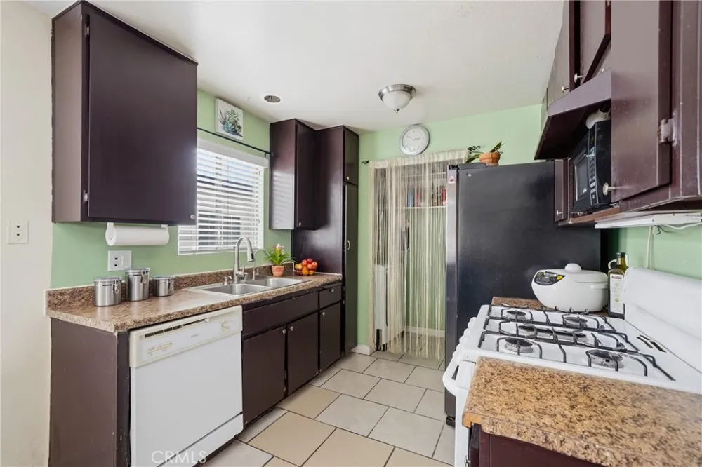 16322 Eucalyptus Avenue #7 Bellflower, CA 90706