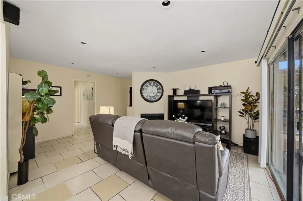 16322 Eucalyptus Avenue #7 Bellflower, CA 90706
