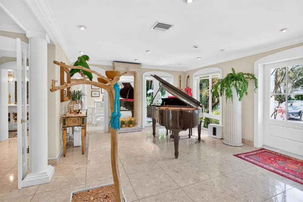 714 S Atlantic Drive Lantana, FL 33462