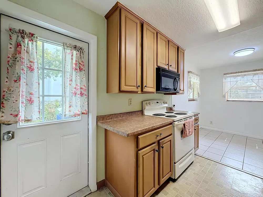 2573 NW 58th Avenue Margate, FL 33063