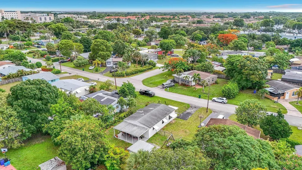 2573 NW 58th Avenue Margate, FL 33063