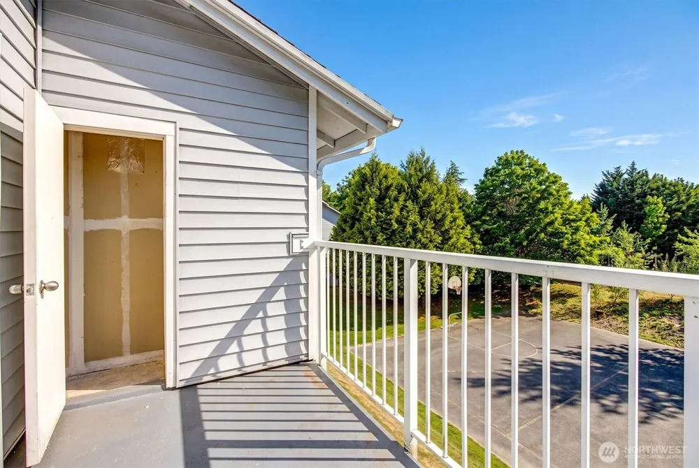 7453 Newcastle Golf Club Road #J301 Newcastle, WA 98059