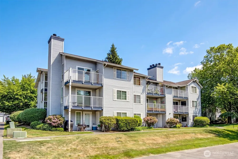 7453 Newcastle Golf Club Road #J301 Newcastle, WA 98059
