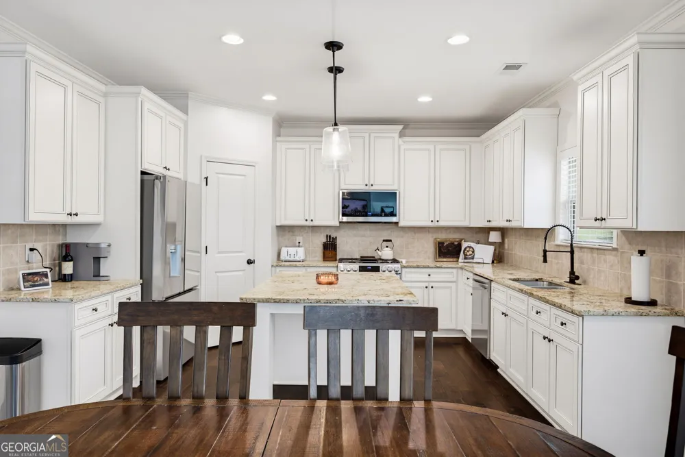 158 Lilyfield LN Acworth, GA 30101