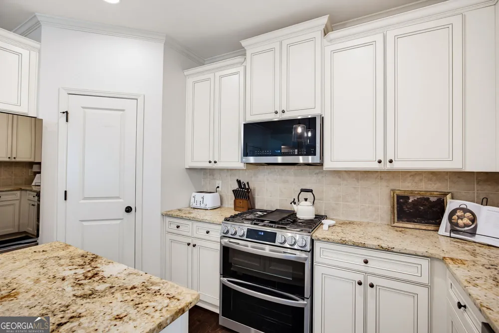 158 Lilyfield LN Acworth, GA 30101
