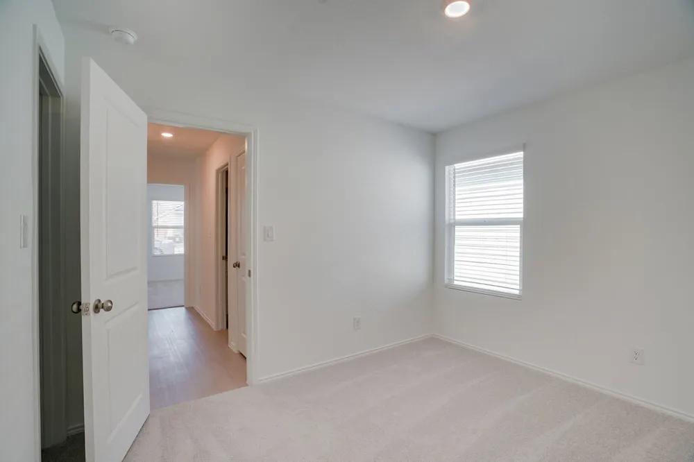 433 Whoopers Loop Uhland, TX 78640