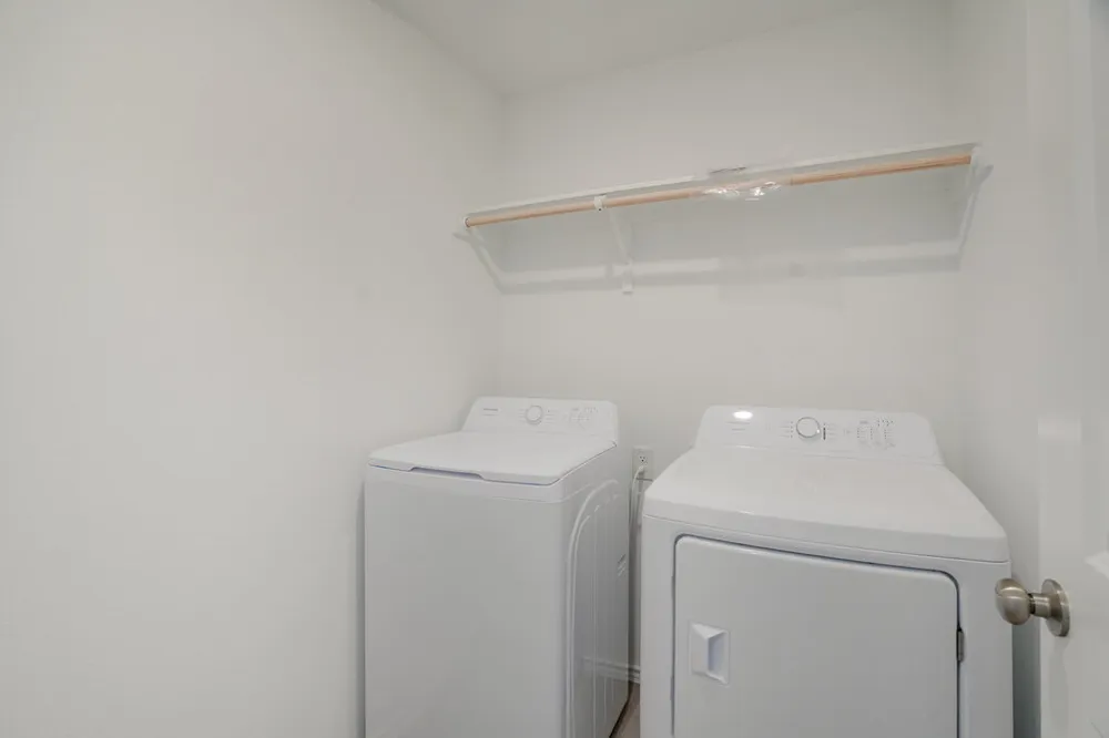 433 Whoopers Loop Uhland, TX 78640