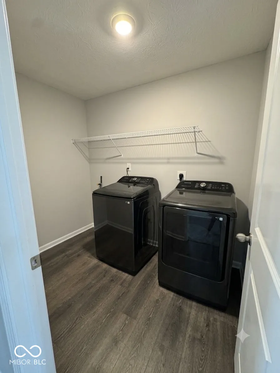 5835 Flat Hill Indianapolis, IN 46239