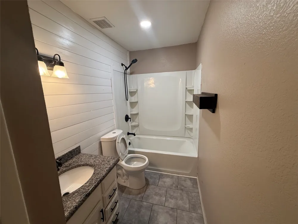355 Ridgecrest Drive Saginaw, TX 76179