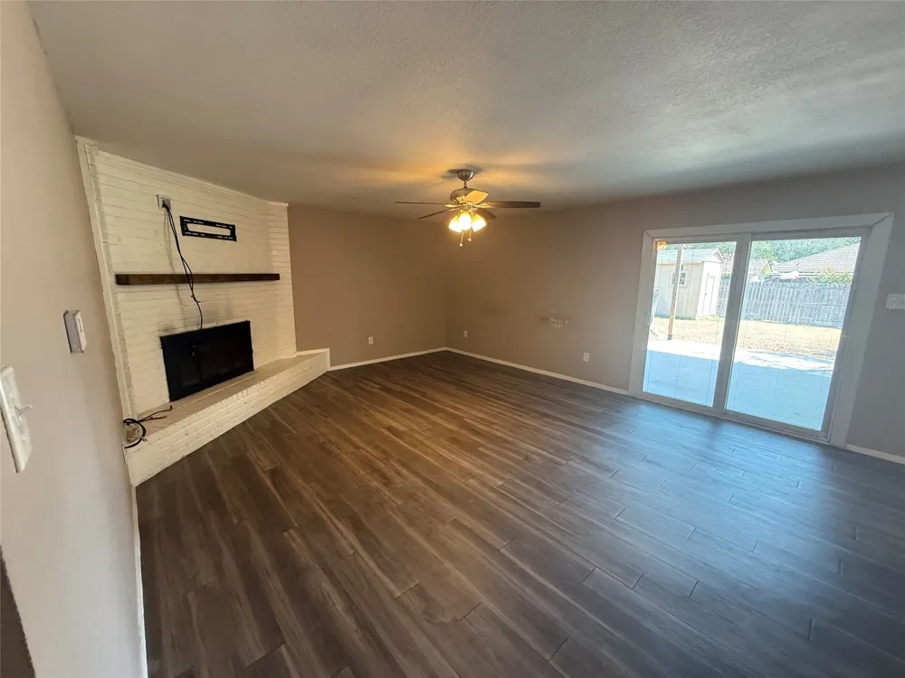 355 Ridgecrest Drive Saginaw, TX 76179