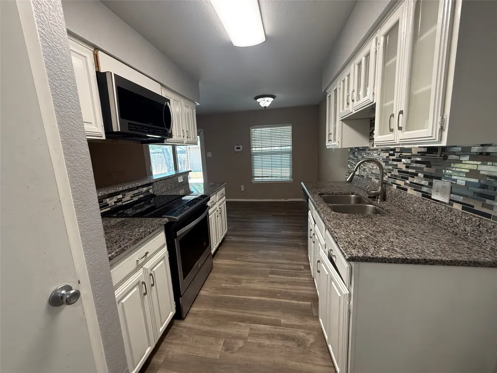 355 Ridgecrest Drive Saginaw, TX 76179