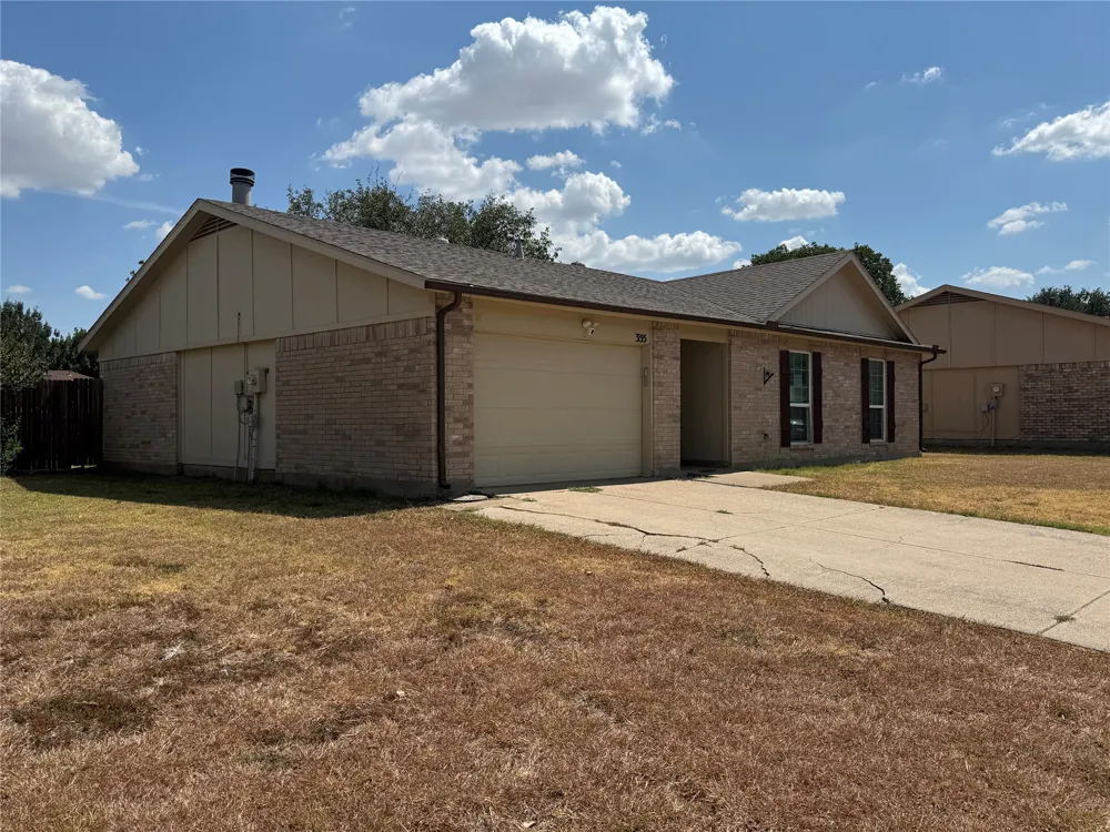 355 Ridgecrest Drive Saginaw, TX 76179