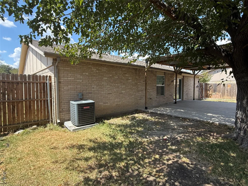 355 Ridgecrest Drive Saginaw, TX 76179