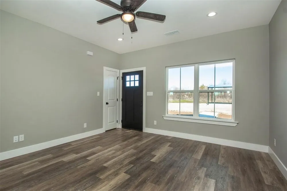 20494 US Highway 377 #C Whitesboro, TX 76273