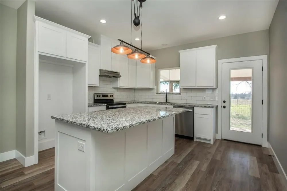 20494 US Highway 377 #C Whitesboro, TX 76273