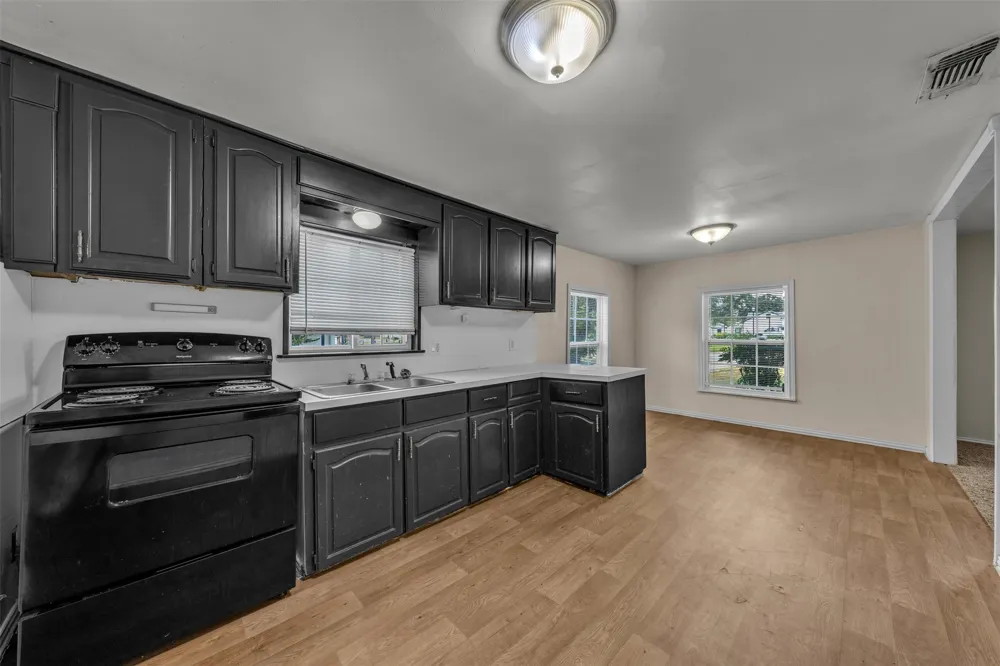 107 Brown Street Mansfield, TX 76063