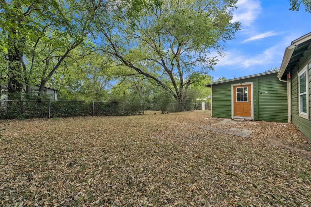 107 Brown Street Mansfield, TX 76063