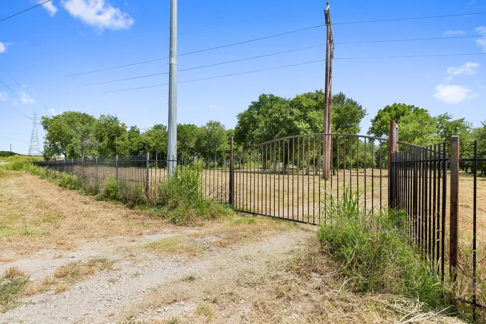 CR 483 Lavon, TX 75166
