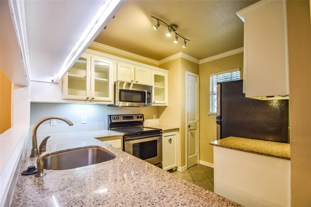 87 Winchester Drive Euless, TX 76039