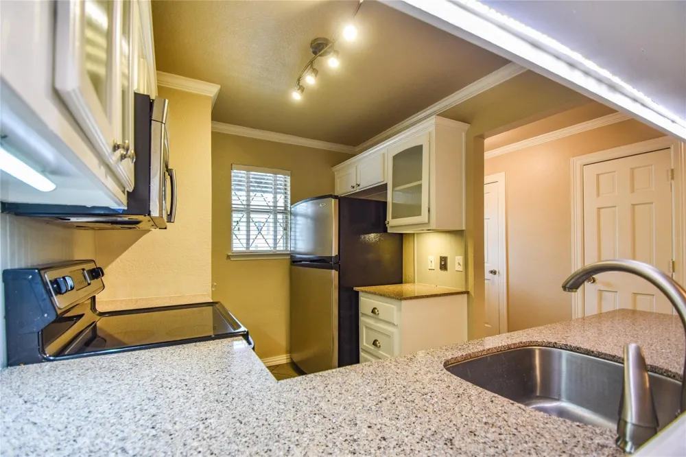 87 Winchester Drive Euless, TX 76039