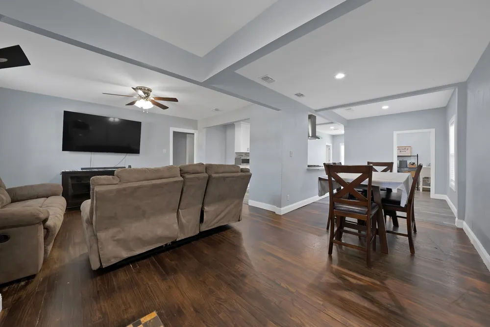 4622 Newmore Avenue Dallas, TX 75209