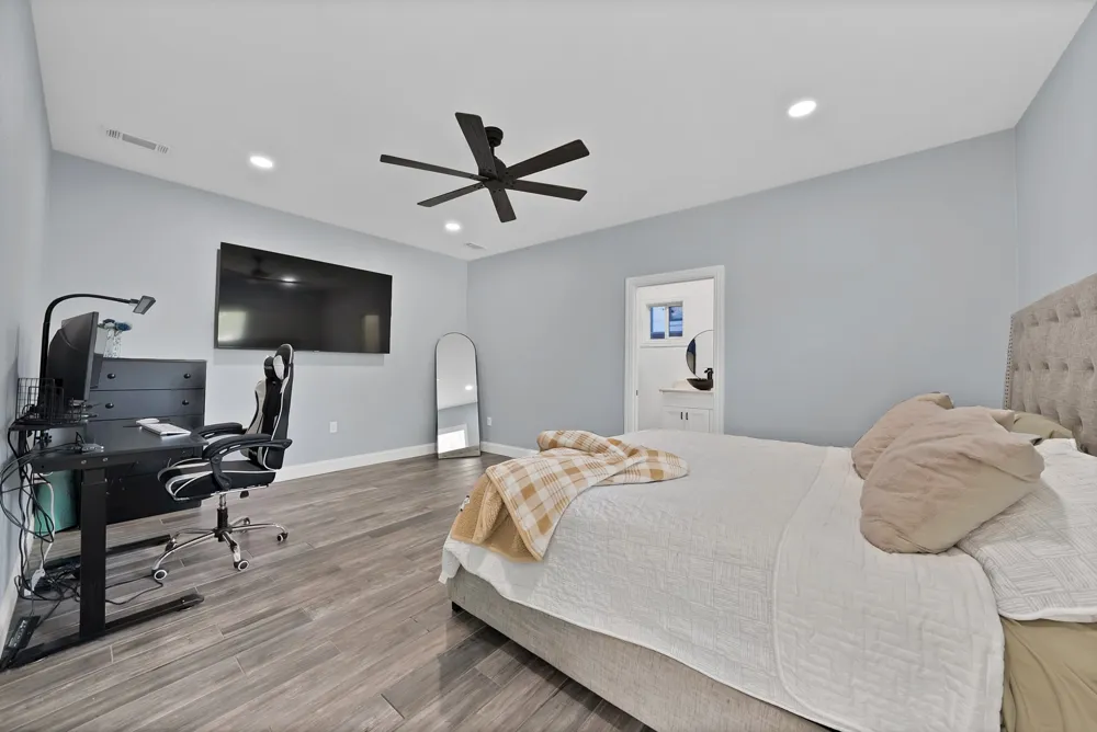 4622 Newmore Avenue Dallas, TX 75209