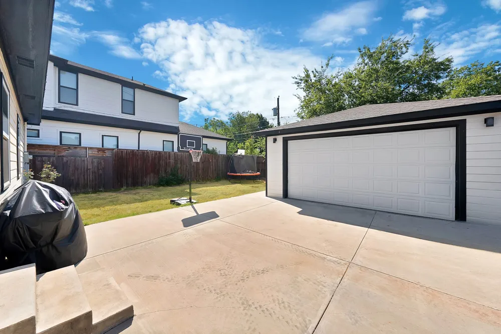 4622 Newmore Avenue Dallas, TX 75209