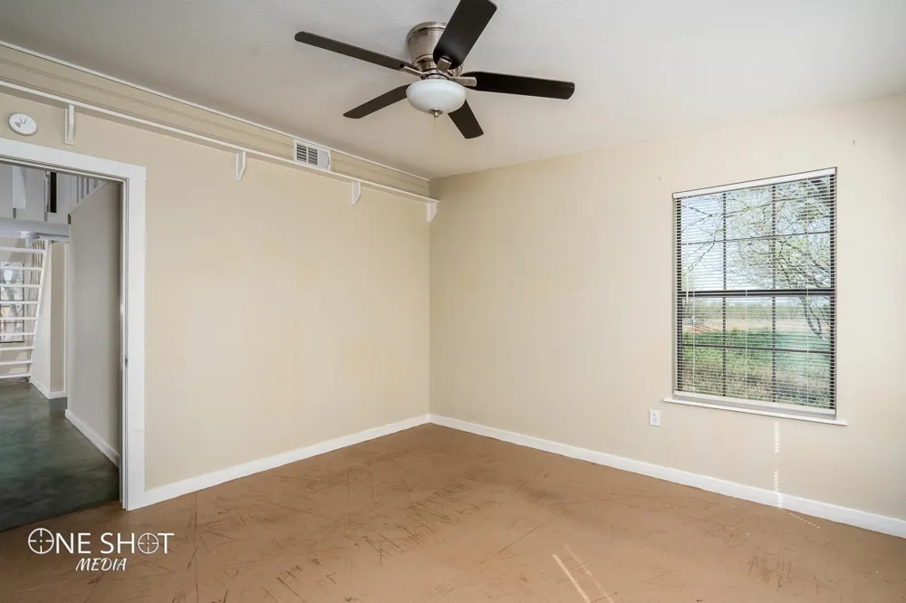 542 Mccartney Lane Tye, TX 79563