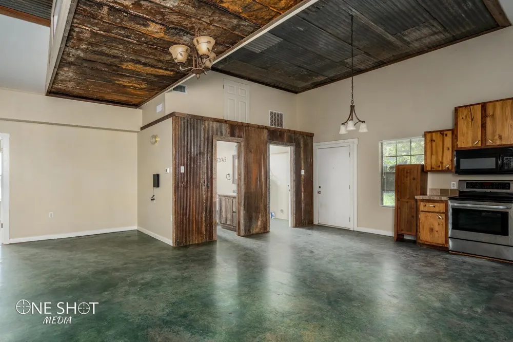 542 Mccartney Lane Tye, TX 79563