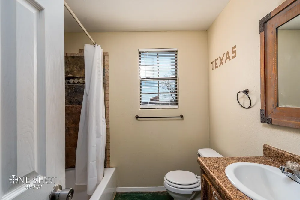 542 Mccartney Lane Tye, TX 79563
