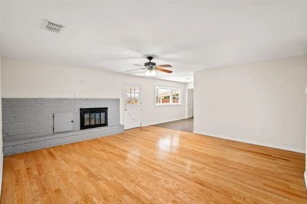 407 John Arden Drive Waxahachie, TX 75165