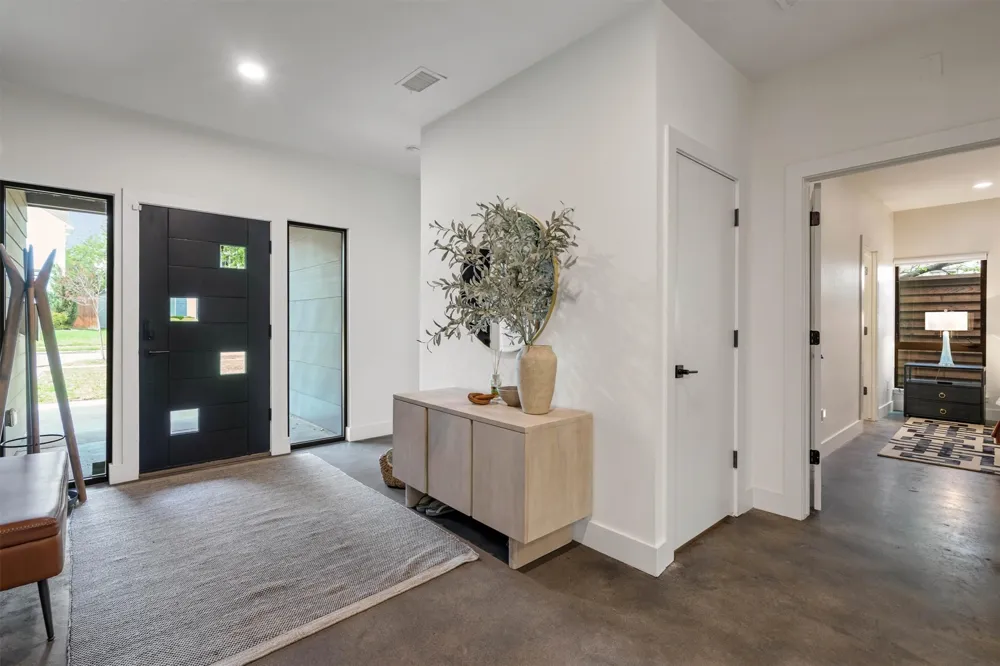 3938 Lively Lane Dallas, TX 75220