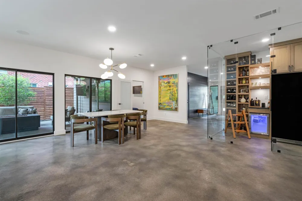3938 Lively Lane Dallas, TX 75220