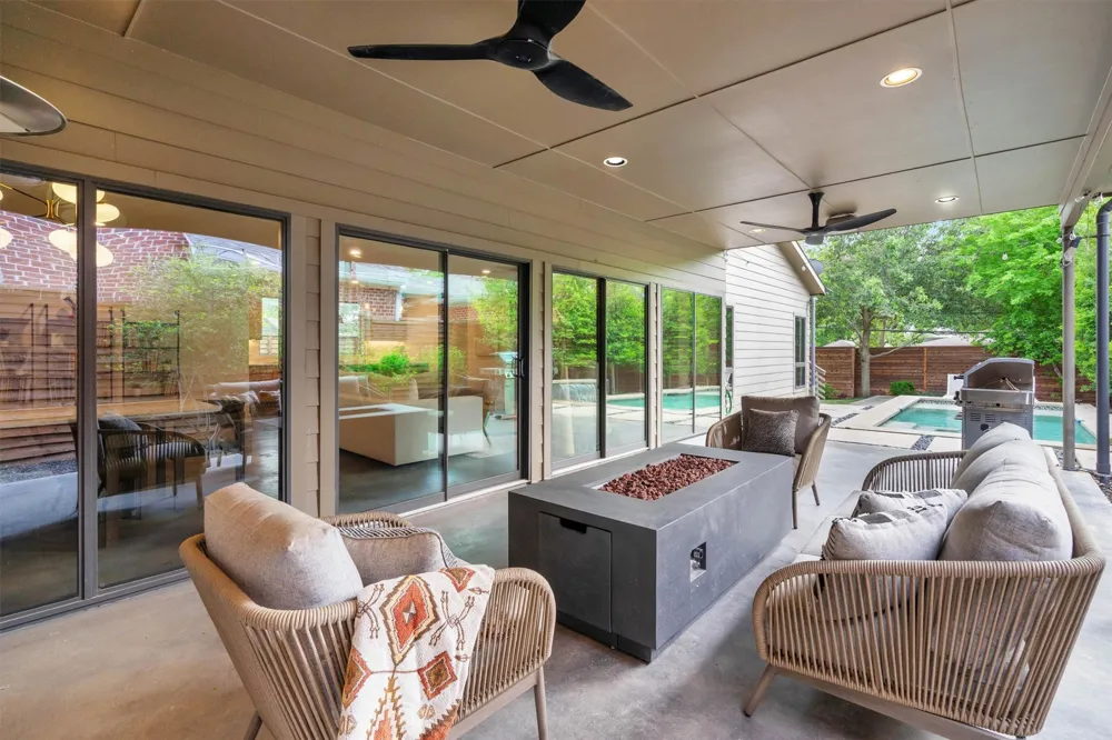 3938 Lively Lane Dallas, TX 75220
