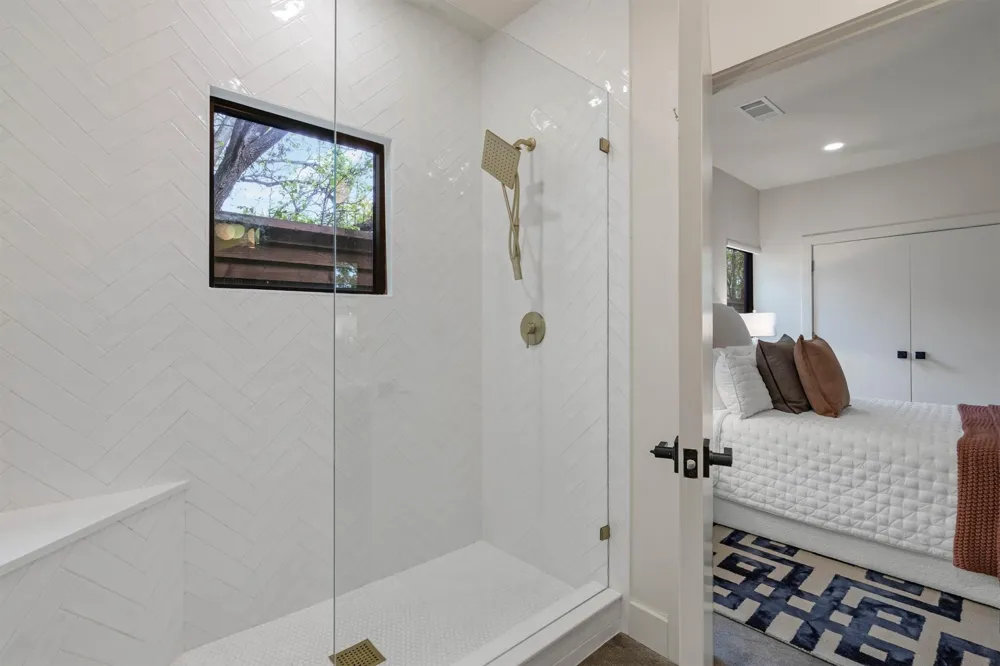 3938 Lively Lane Dallas, TX 75220