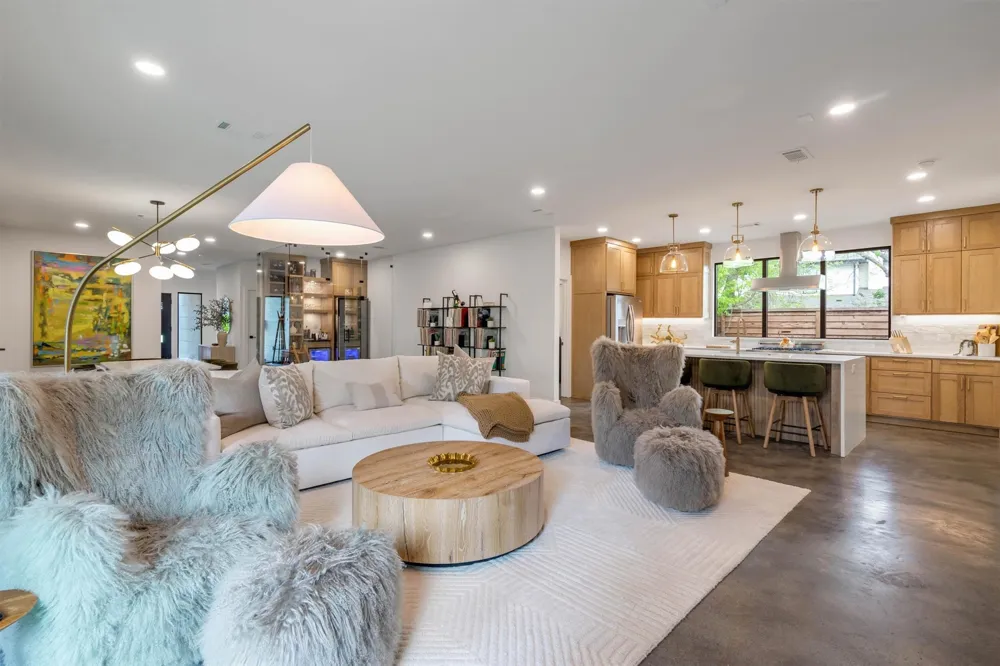 3938 Lively Lane Dallas, TX 75220